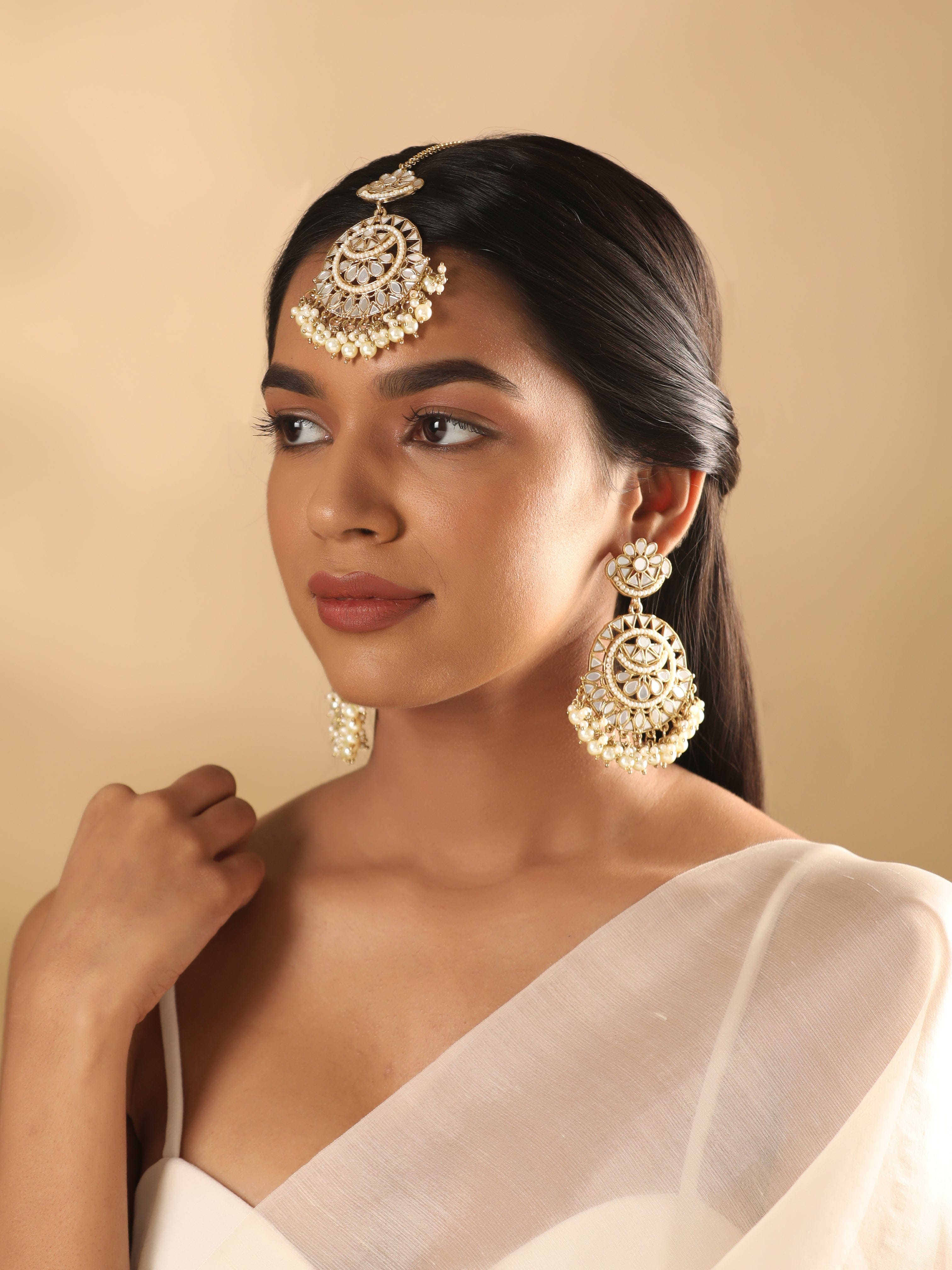 Gorgeous Kundan Maang Tikka Earrings to elevate the bridal look